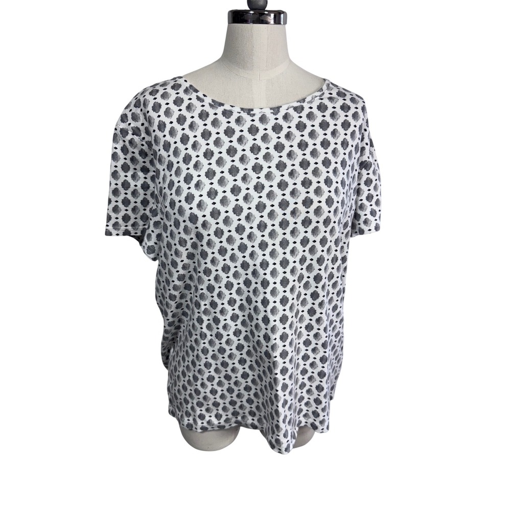 Croft & Barrow L White T-Shirt Women's Classic Tee Geometric‎ Pattern